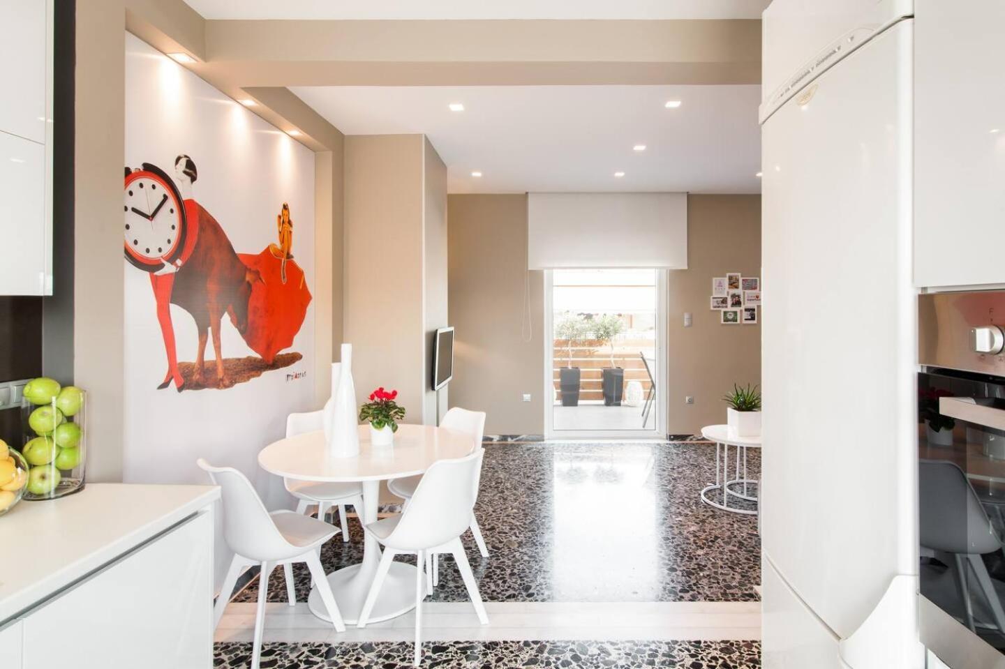 Ma Maison Nο 1, Penthouse, Acropolis And Lycabettus View, Ultra High Speed Internet 300 Mbps, 15' To Acropolis By Metro, 1' From Metro Station أثينا المظهر الخارجي الصورة