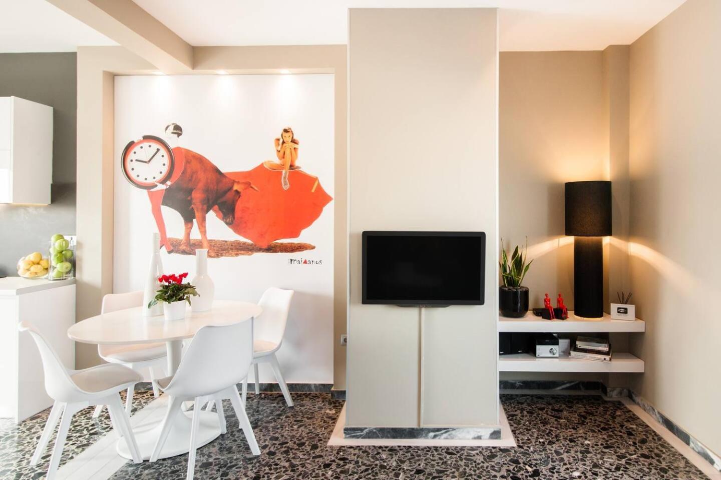 Ma Maison Nο 1, Penthouse, Acropolis And Lycabettus View, Ultra High Speed Internet 300 Mbps, 15' To Acropolis By Metro, 1' From Metro Station أثينا المظهر الخارجي الصورة