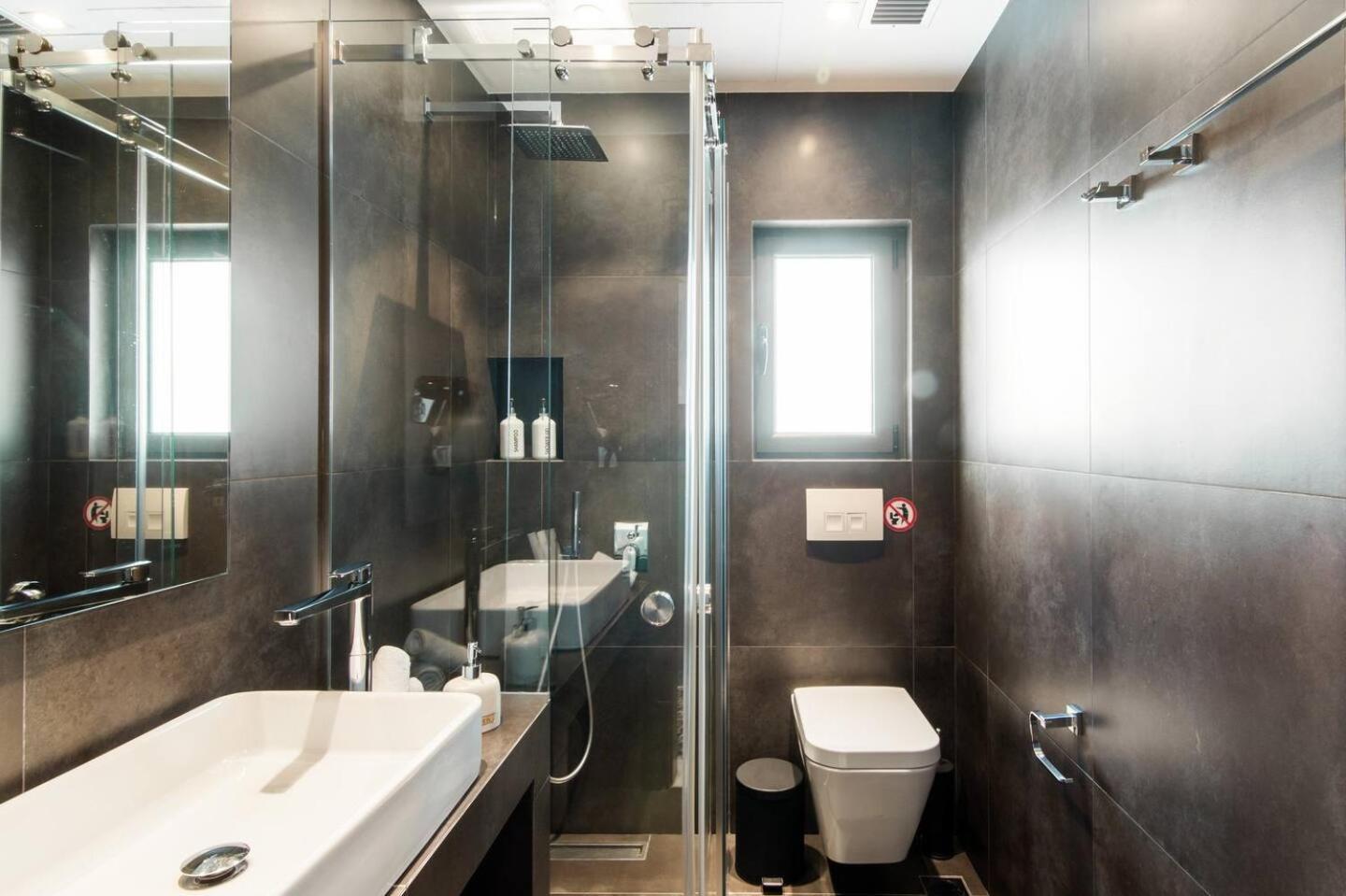 Ma Maison Nο 1, Penthouse, Acropolis And Lycabettus View, Ultra High Speed Internet 300 Mbps, 15' To Acropolis By Metro, 1' From Metro Station أثينا المظهر الخارجي الصورة
