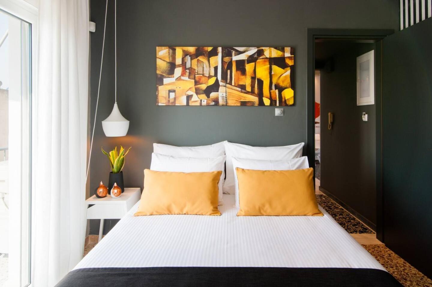 Ma Maison Nο 1, Penthouse, Acropolis And Lycabettus View, Ultra High Speed Internet 300 Mbps, 15' To Acropolis By Metro, 1' From Metro Station أثينا المظهر الخارجي الصورة