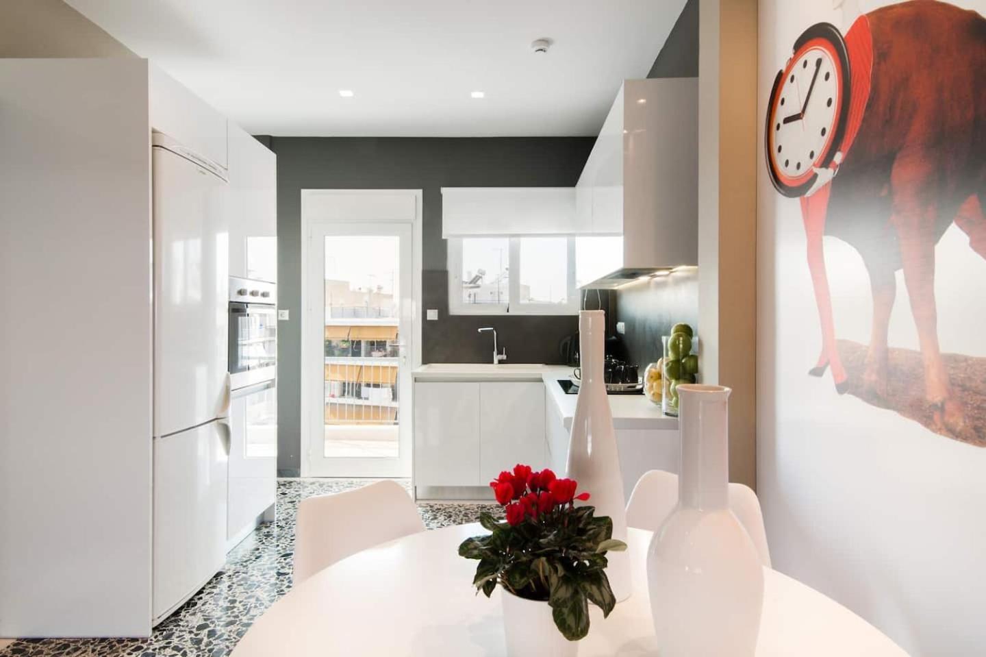 Ma Maison Nο 1, Penthouse, Acropolis And Lycabettus View, Ultra High Speed Internet 300 Mbps, 15' To Acropolis By Metro, 1' From Metro Station أثينا المظهر الخارجي الصورة