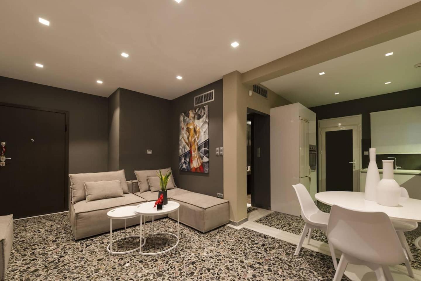 Ma Maison Nο 1, Penthouse, Acropolis And Lycabettus View, Ultra High Speed Internet 300 Mbps, 15' To Acropolis By Metro, 1' From Metro Station أثينا المظهر الخارجي الصورة
