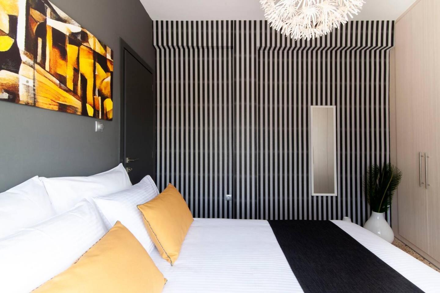 Ma Maison Nο 1, Penthouse, Acropolis And Lycabettus View, Ultra High Speed Internet 300 Mbps, 15' To Acropolis By Metro, 1' From Metro Station أثينا المظهر الخارجي الصورة