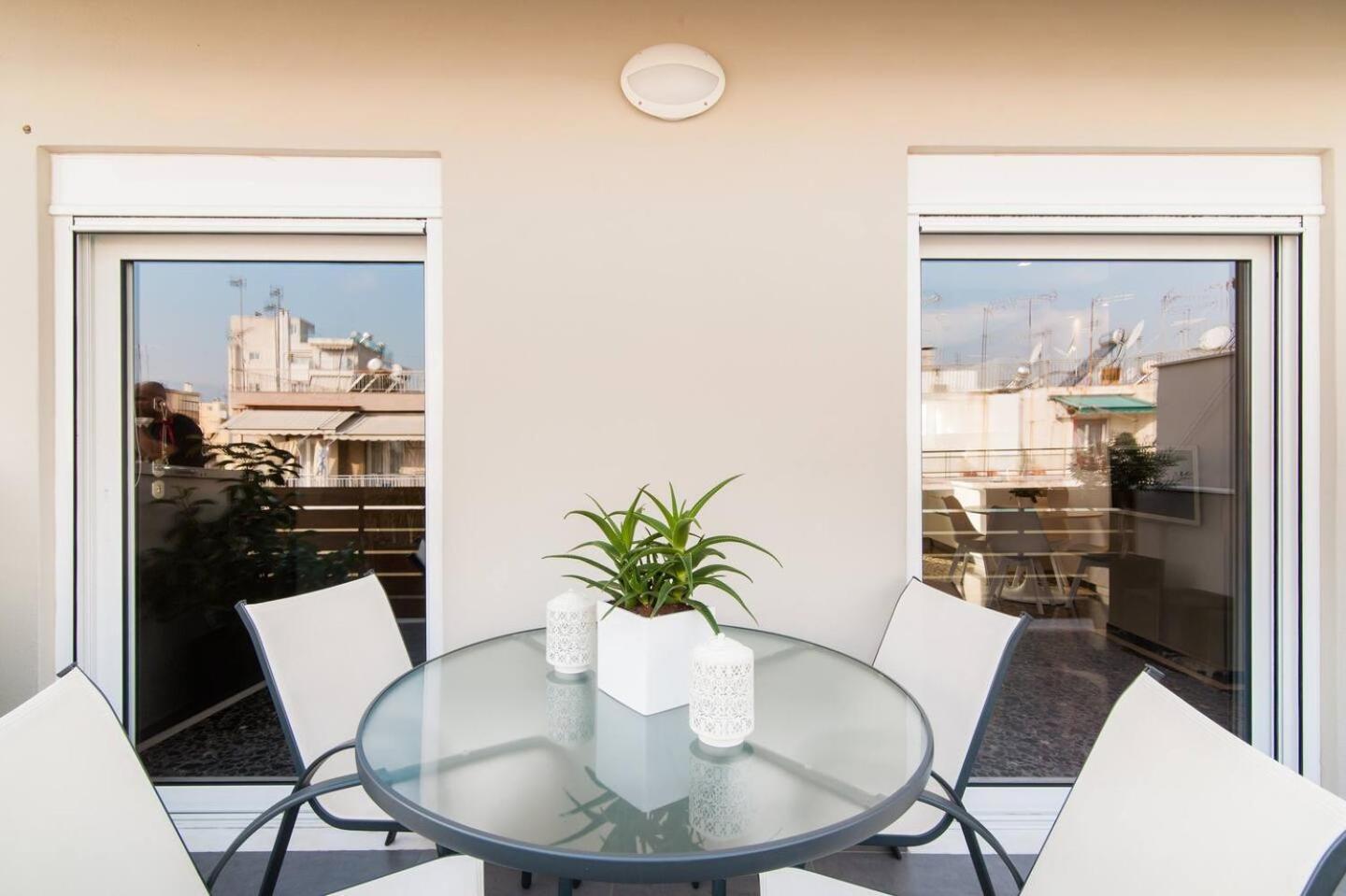 Ma Maison Nο 1, Penthouse, Acropolis And Lycabettus View, Ultra High Speed Internet 300 Mbps, 15' To Acropolis By Metro, 1' From Metro Station أثينا المظهر الخارجي الصورة
