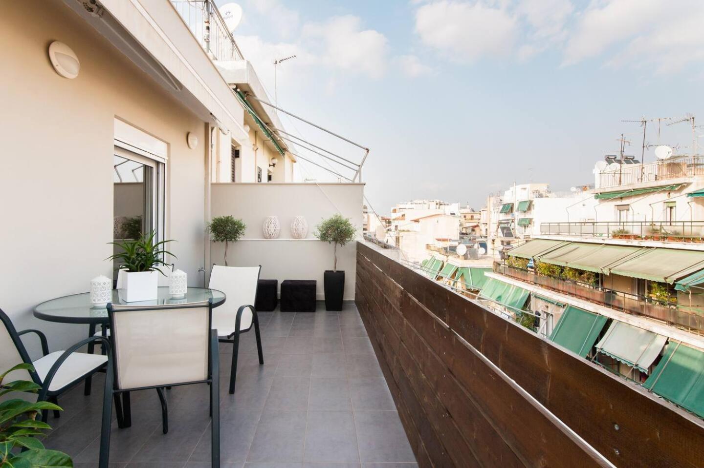 Ma Maison Nο 1, Penthouse, Acropolis And Lycabettus View, Ultra High Speed Internet 300 Mbps, 15' To Acropolis By Metro, 1' From Metro Station أثينا المظهر الخارجي الصورة