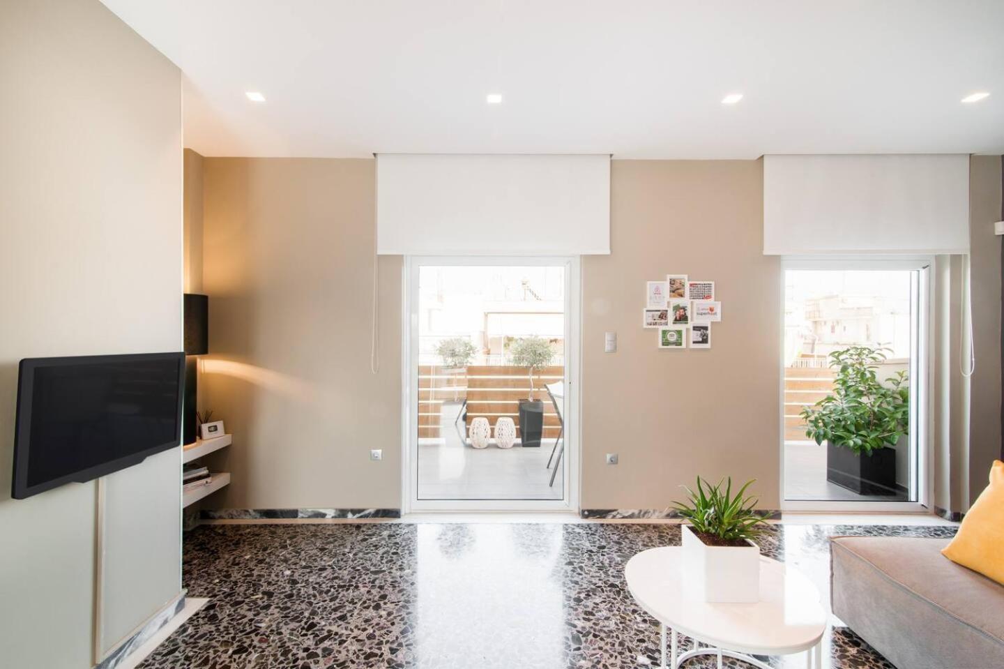 Ma Maison Nο 1, Penthouse, Acropolis And Lycabettus View, Ultra High Speed Internet 300 Mbps, 15' To Acropolis By Metro, 1' From Metro Station أثينا المظهر الخارجي الصورة